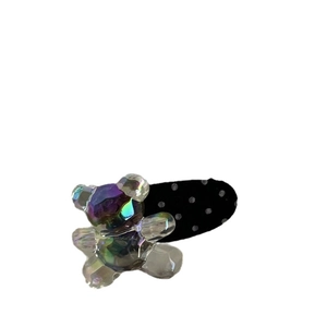 Pince à cheveux à pois avec un ours en résine coloré aux reflets irisés pour femme