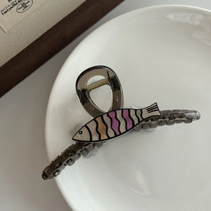 Pince à cheveux mignonne en forme de poisson en acrylique avec motifs à vagues colorées