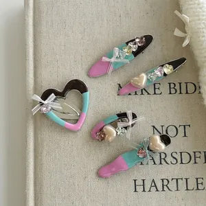 Hochwertige Emaille Farbkontrast Strass Haarspange Süße Schleife Herz Künstliche Perle Pony Clip Metall Seitenaccessoire Für Damen Schmuck