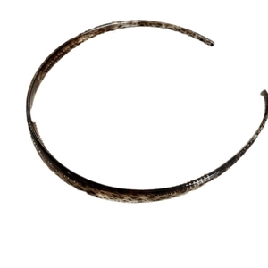 Coffee brown tortoiseshell headband with anti-slip teeth for washing face