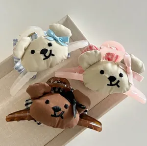 Süßer Cartoon Bär Haarkralle Clip Karo Schleife Stoff Bestickt Haifisch Clip Koreanischer Stil Haarnadel Mode Haarschmuck Für Damen