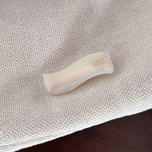 Elegant wavy cream acetate hair clip with pearl texture and France Handmade engraving
