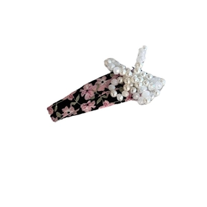Floral fabric duckbill hair clip with white pearls and transparent beads for women