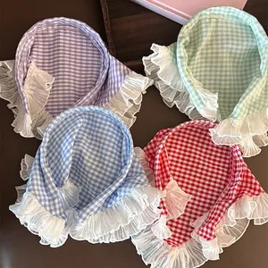 Fascia a quadretti blu con pizzo bianco e set di accessori per capelli floreali