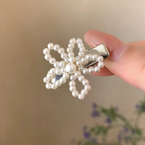 Fermaglio per capelli fatto a mano con perle e lega argentata in elegante stile francese