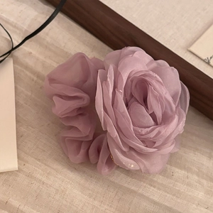 Chouchou rose élégant en tissu violet et organza translucide pour les femmes