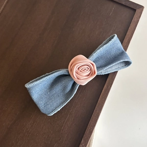 Barrette à cheveux avec nœud en denim bleu et rose en tissu rose élégante pour femmes