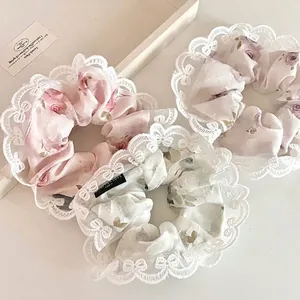 Scrunchies en Dentelle de Style Français Douce Imprimé Rose Élastique à Cheveux Vintage Élégant Bandeaux en Tissu pour Femme Fille Accessoires de Coiffure