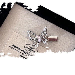 Exquisite silberne Schmetterling-Haarklammer mit rosa Edelstein und Strass auf Entenschnabelclip