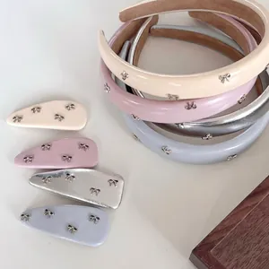 Dolce Fermaglio per Capelli con Fiocco in Nastro Texture Pelle Elegante Cerchietto con Fiocco in Metallo per Donna Accessori Capelli Moda