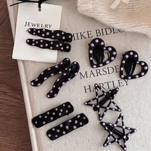 Lot de barrettes à cheveux à pois roses sur métal noir pour un style de coiffure chic