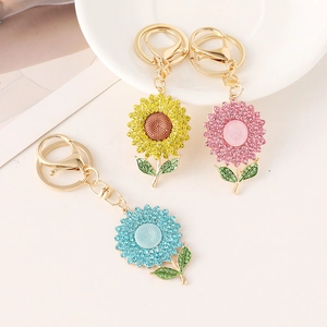 Fashion Sunflower Rhinestone Keychain For Women Alloy Sparkling Crystal Flower Bag Pendant Charm Key Ring Jewelry Gift Accessory