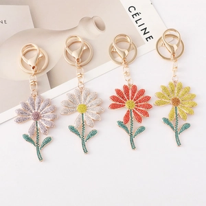 Rhinestone Daisy Flower Keychain Alloy Crystal Sunflower Bag Charm Pendant For Women Girls Gift Car Key Ring Accessories