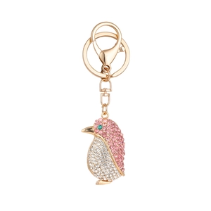 Llavero de pingüino con diamantes de imitación rosas y cierre de mosquetón de oro rosa