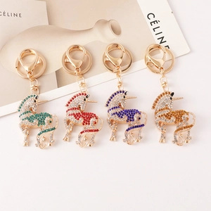 Porte-Clés Licorne Strass Luxe pour Femme Alliage Or Cristal Animal Charme de Sac Anneau de Clé Décoratif Souvenir Cadeau Bijoux