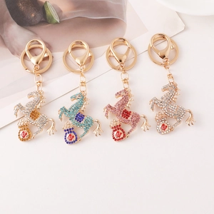 Creative Rhinestone Horse Keychain Luxury Metal Animal Bag Pendant With Lucky Bag Charm Gold Plated Zinc Alloy Keyring Gift