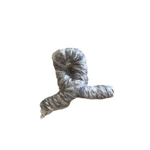 Pince à cheveux en peluche grise et blanche, accessoire doux pour l'hiver