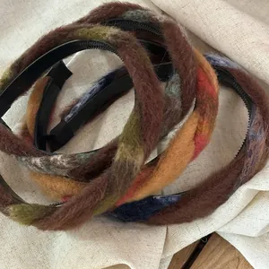 Serre-tête tressé en laine au design vintage multicolore avec dents antidérapantes