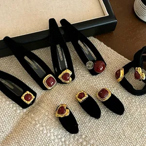 French Vintage Red Velvet Hair Clip Heart Square Hair Ties Elegant Resin Alloy Hairpins For Women Daily Hair Accessories