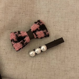 Pink houndstooth plaid bow hair clip and elegant pearl barrette set for women