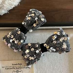 Barrettes à cheveux noires élégantes avec paillettes argentées pour filles et femmes
