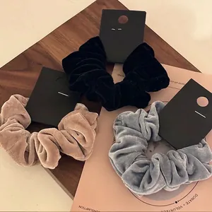 Chouchous en Velours Couleur Unie Grands Élastiques à Cheveux Souples Faits à la Main Bandeaux Plissés Coiffure Vintage Femme