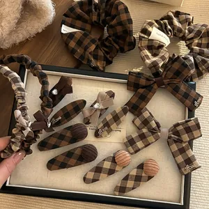 Pince à Cheveux Nœud à Carreaux Café Vintage Élastique en Tissu Fait Main Élégant Cœur Strass Accessoires de Coiffure pour Femmes Bijoux