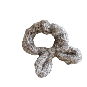 Chouchou en laine douce avec oreilles de lapin en peluche gris-brun pour femmes