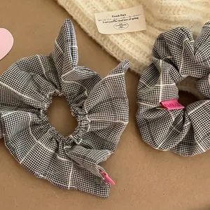 Vintage Plaid Fabric Scrunchie Black And White Houndstooth Hair Tie With Shell Flower Sweet Hair Accessories For Women Elegant Hair Ring