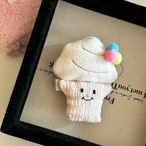 Pince à cheveux mignonne en forme de glace avec pompons et broderie sur carte beige