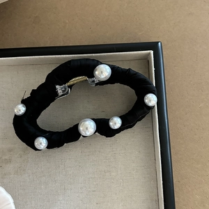 Pince à cheveux élégante en satin noir avec perles, grand accessoire cheveux minimaliste