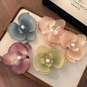 Pince à Cheveux Élégante en Forme d'Orchidée Avec Fausse Künstliche Perle Pince Crocodile Florale en Tissu pour Femmes Accessoires Cheveux