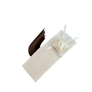 Barrette à cheveux rose en satin crème faite main avec nœud élégant pour femmes