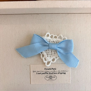 Fermaglio per capelli Lolita con fiocco azzurro e pizzo bianco a forma di cuore