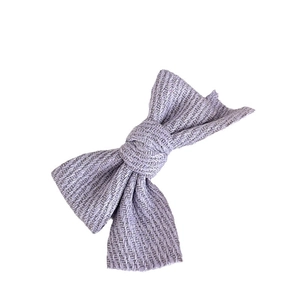 Pince à cheveux nœud papillon en tissu violet lavande avec perles pour fillettes