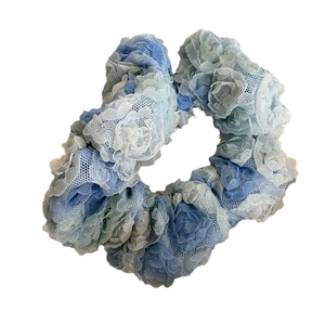 Elastico per capelli con fiori di pizzo blu e azzurro in stile romantico rurale
