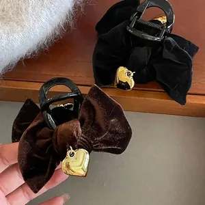 Korean Style Flocking Velvet Bow Hair Claw Clip With Gold Heart Pendant Elegant French Retro Shark Clip Hair Accessories For Women