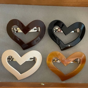 Acrylic Heart Shaped Hollow Hair Clip French Vintage Geometric Spring Side Clip For Women Hair Styling Accessories