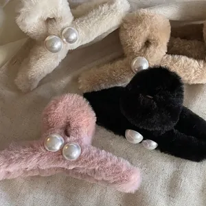Grande Pince à Cheveux en Peluche avec Künstliche Perles Automne Hiver Fausse Fourrure Pince Requin Accessoires de Coiffure Élégants pour Femmes