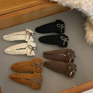 Barrettes à cheveux d'hiver en peluche avec nœuds dorés en crème, noir et marron