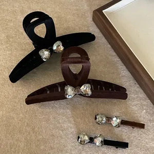 Vintage Heart Rhinestone Bow Flocking Hair Clip For Women Elegant Velvet Duckbill Clip Shark Hair Claw Styling Accessories