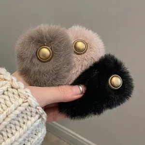 Vintage Plush Faux Fur Hair Clips For Women Elegant BB Clips With Metal Button Artificial Pearl Autumn Winter Hair Accessories