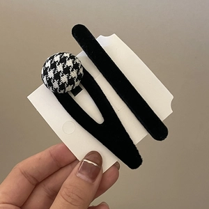 Velvet hair clips set featuring black BB clip and hair pin with houndstooth pattern ball