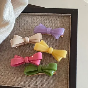 Barrette Cheveux Nœud Papillon Acrylique Couleur Bonbon Pince Frange Latérale Douce Élégante Fait Main Coiffe Mode pour Femme Fille