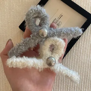Grande Pince à Cheveux en Peluche Élégante Avec Künstliche Perle d'imitation Pince à Cheveux en Fausse Fourrure Accessoires Cheveux Femme
