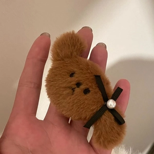Barrette à cheveux ours en peluche marron avec nœud noir et perle élégante