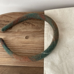 British style thick plaid headband in vintage green and rusty orange tweed fabric
