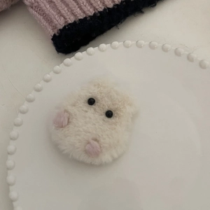 Barrette à cheveux hamster en peluche blanche avec fourrure et pattes roses