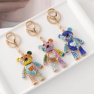 Porte-clés ours en strass colorés avec cadre en alliage doré et détail de cœur