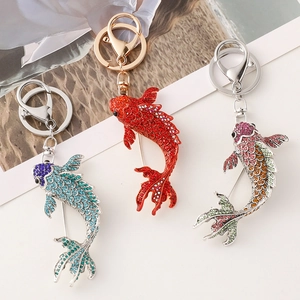 Porte-clés carpe koi de luxe avec strass scintillants en rouge, bleu et couleurs mixtes